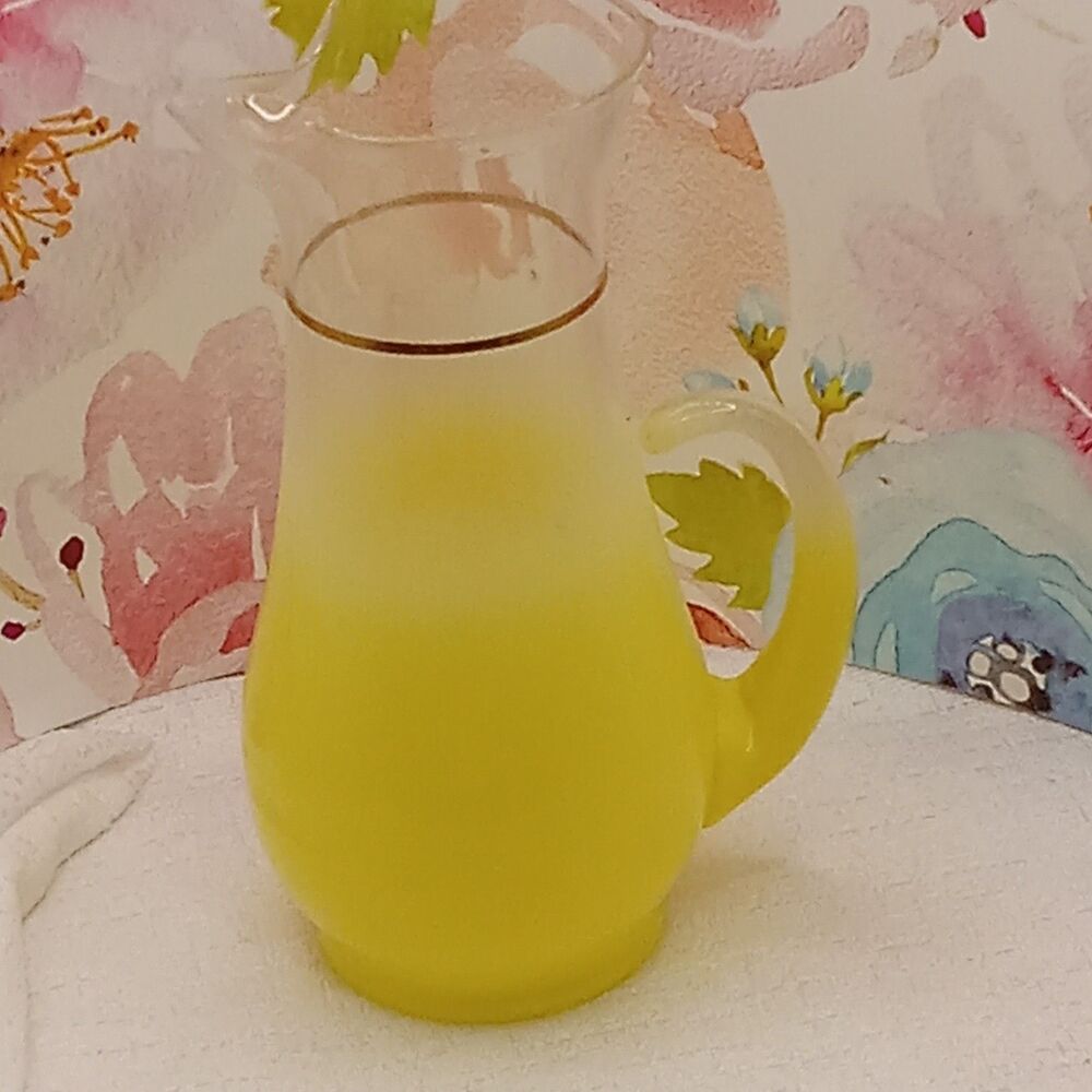BLENDO Yellow MCM Glass Pitcher 24 OZ Ombre Ice Lip 9 inch - Picture 2 of 11